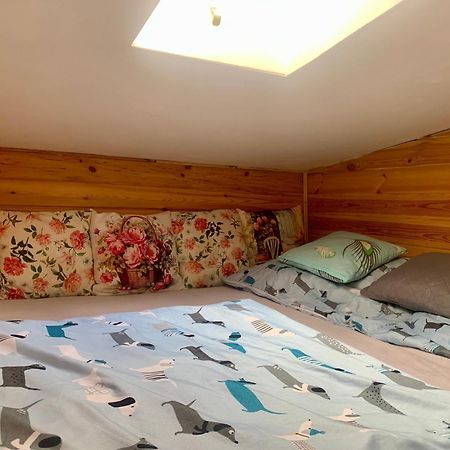Tiny House - Chatka V Rezi U Prahy Husinec  Exterior foto